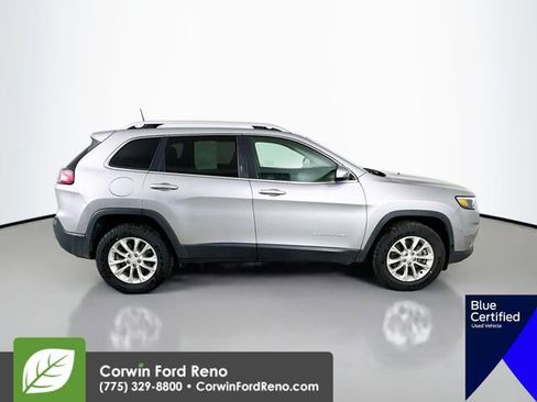 Used 2019 Jeep Cherokee Latitude w/ Cold Weather Group image 11