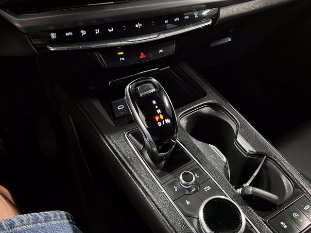 Used 2025 Cadillac XT4 Premium Luxury FWD image 29