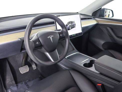 Used 2023 Tesla Model Y Long Range image 28