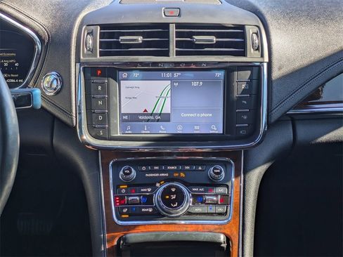 Used 2020 Lincoln Continental Reserve w/ Luxury Package image 19