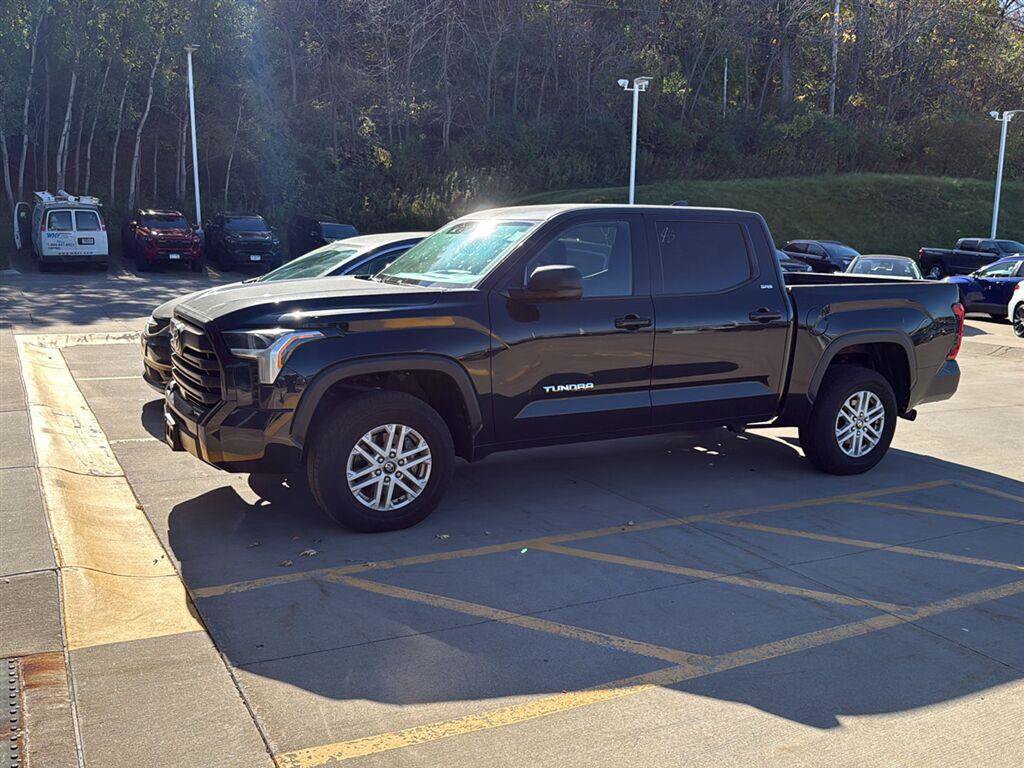 Used 2026 Toyota Tundra SR5 w/ SR5 Premium Package AWD/4WD image 16