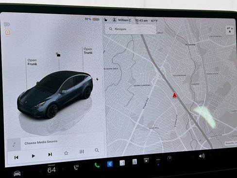 Used 2023 Tesla Model Y Long Range image 21