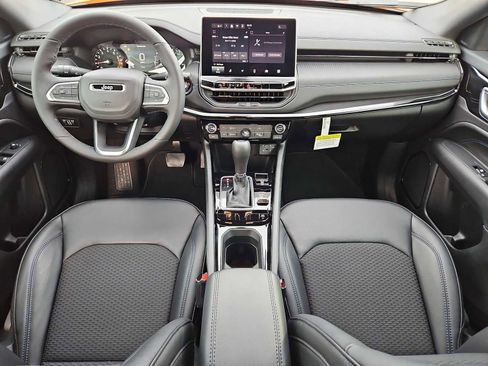 New 2026 Jeep Compass Latitude image 16