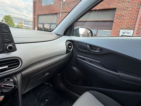 Used 2018 Hyundai Kona SEL w/ SEL Tech Package 02 FWD image 39