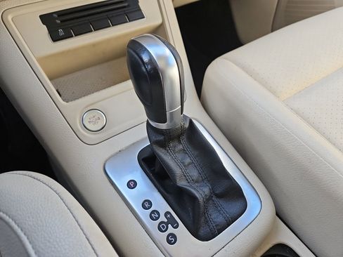 Used 2015 Volkswagen Tiguan SEL image 26