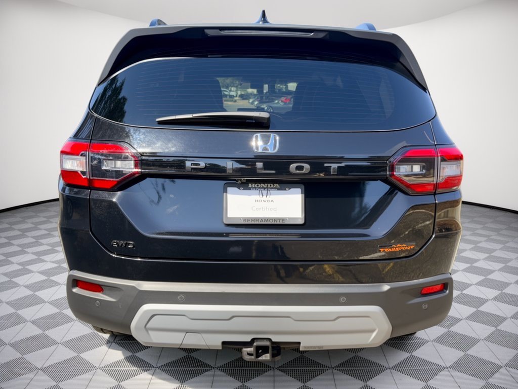 Certified 2025 Honda Pilot TrailSport image 11