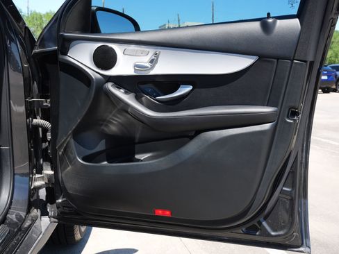 Used 2022 Mercedes-Benz GLC 300 image 28