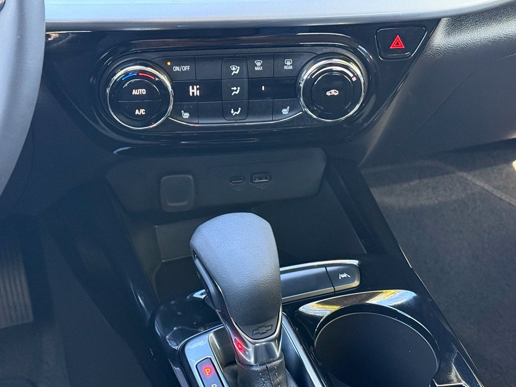 Used 2026 Chevrolet Trax LT w/ LT Convenience Package FWD image 19
