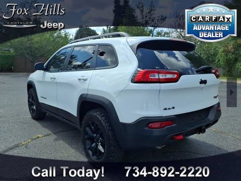 Used 2016 Jeep Cherokee Trailhawk w/ Comfort/Convenience Group AWD/4WD image 6