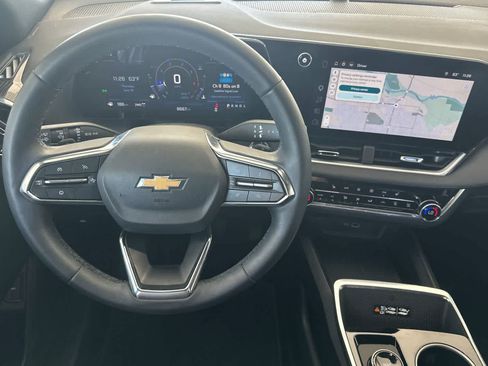 Used 2026 Chevrolet Equinox LT w/ Convenience Package II AWD/4WD image 14