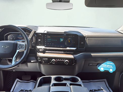 Used 2024 Chevrolet Silverado 1500 RST AWD/4WD image 17