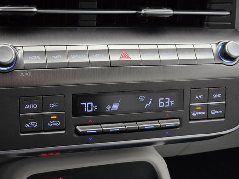 Used 2025 Hyundai Kona SEL image 30