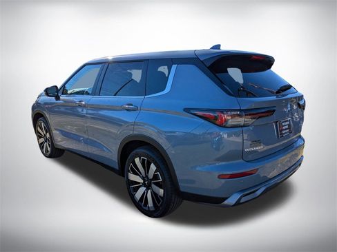 New 2026 Mitsubishi Outlander SE image 5