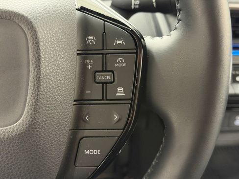 Used 2024 Toyota Prius XLE AWD/4WD image 14