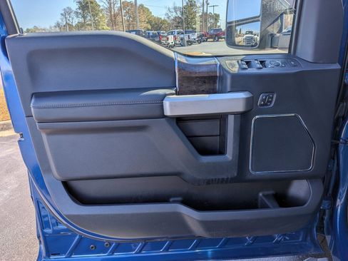 Used 2022 Ford F250 Lariat w/ Chrome Package image 10