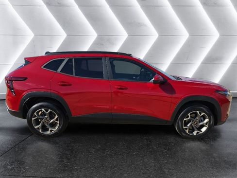 New 2026 Chevrolet Trax LT w/ Driver Confidence Package FWD image 4