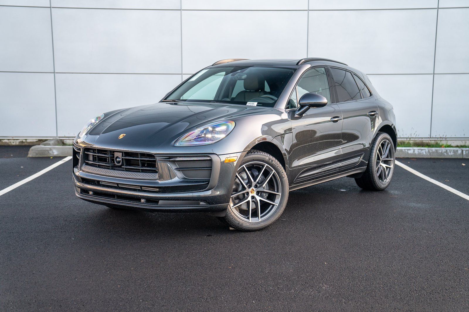 Certified 2026 Porsche Macan AWD/4WD image 1