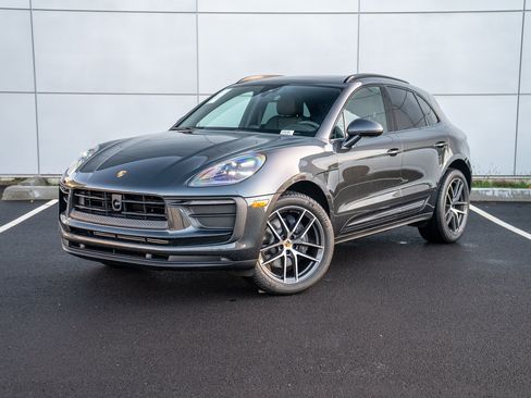 Certified 2026 Porsche Macan AWD/4WD image 1