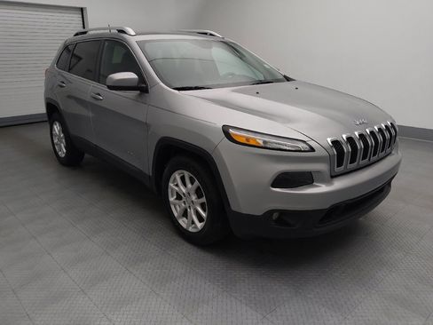 Used 2016 Jeep Cherokee Latitude FWD image 13