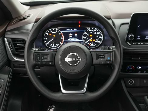 Used 2023 Nissan Rogue SV AWD/4WD image 13