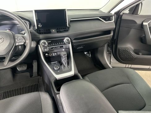 Used 2024 Toyota RAV4 LE AWD/4WD image 19