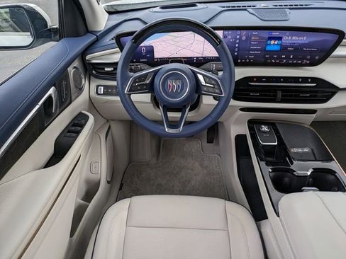 Used 2025 Buick Enclave Avenir w/ Super Cruise Package FWD image 18