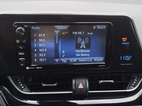 Used 2018 Toyota C-HR XLE FWD image 19