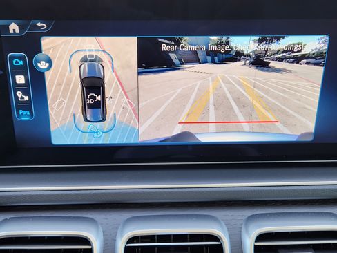 New 2026 Mercedes-Benz GLS 580 4MATIC image 19