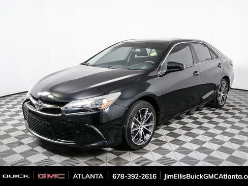 Used 2017 Toyota Camry XSE image 1