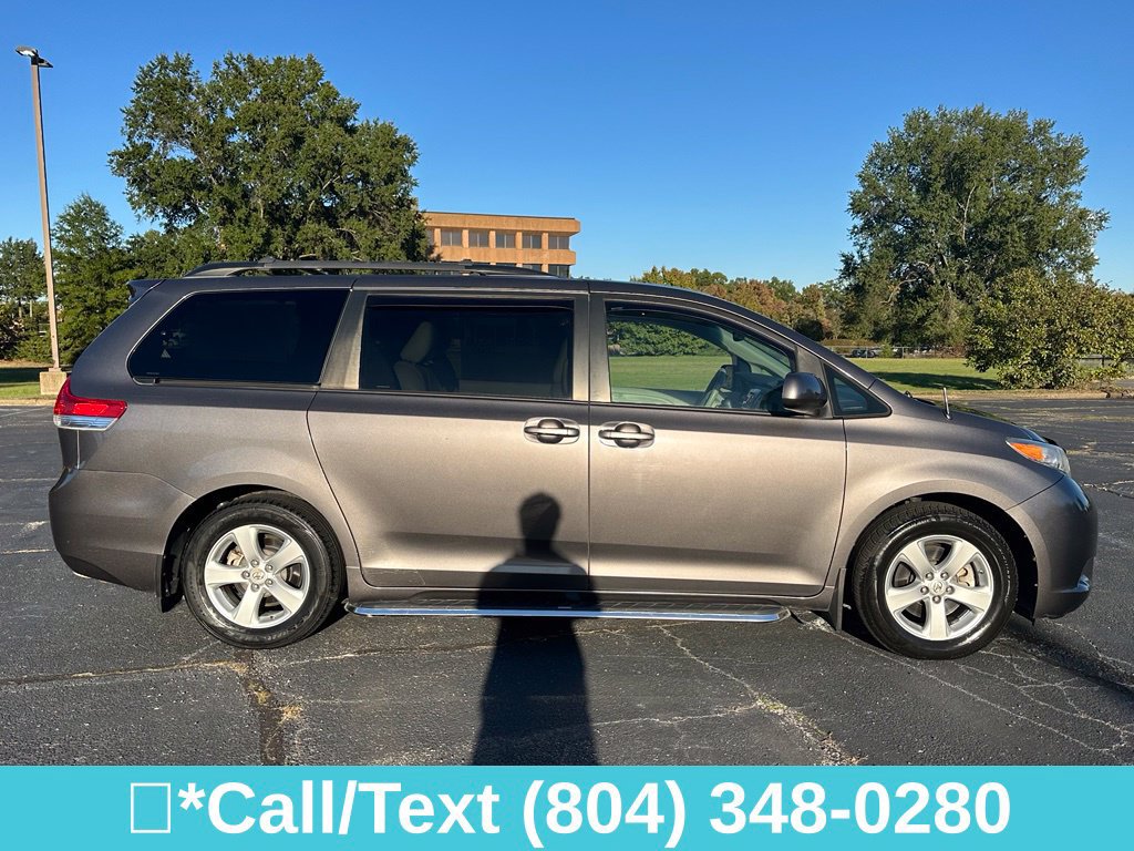 Used 2012 Toyota Sienna LE FWD image 11