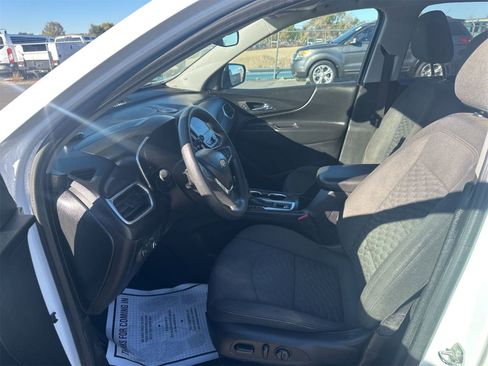 Used 2020 Chevrolet Equinox LT image 3