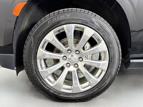 Used 2022 Chevrolet Suburban Premier image 33