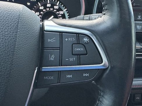 Used 2021 Toyota Highlander XSE image 39