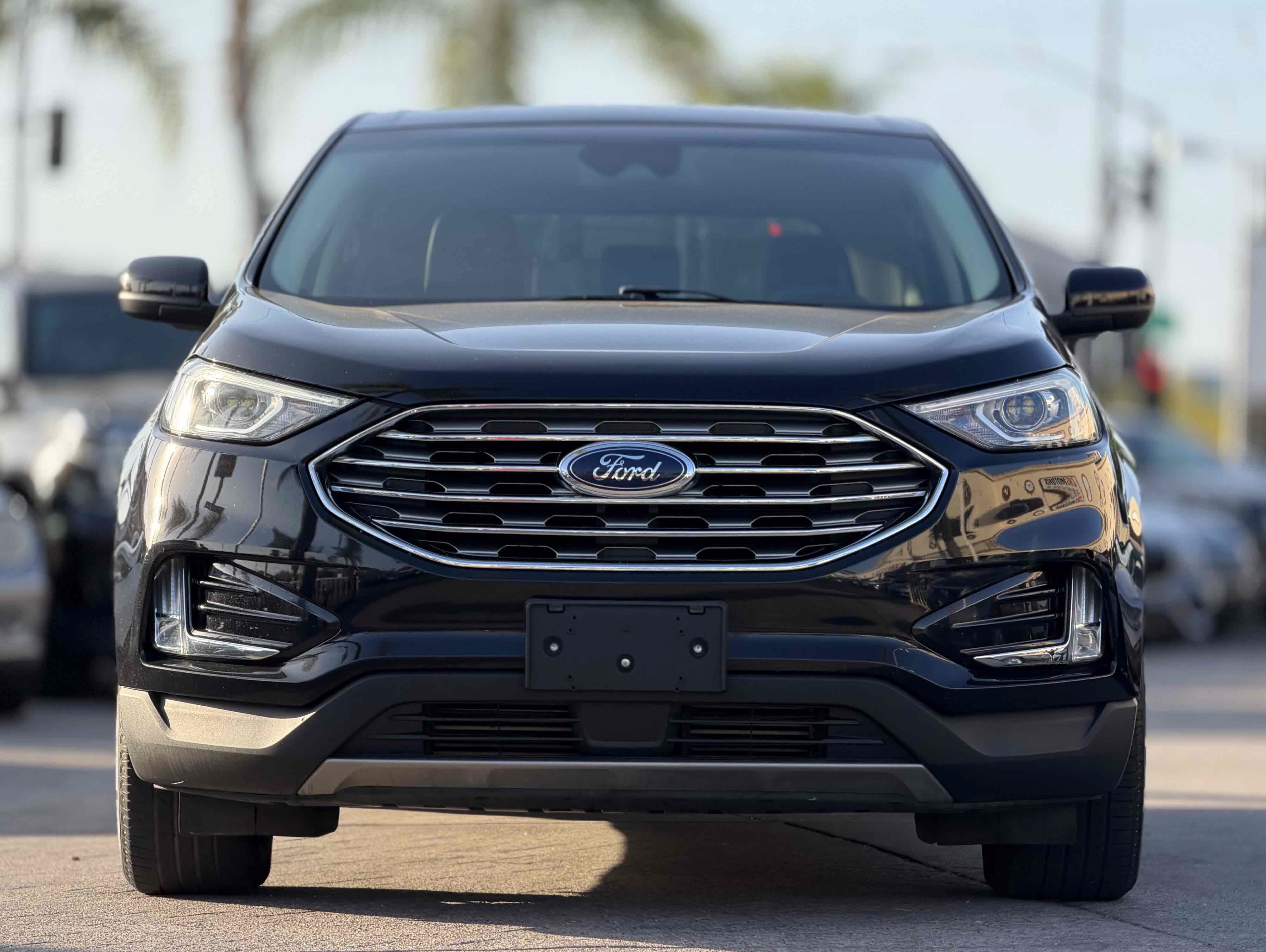 Used 2021 Ford Edge SEL w/ Cargo Accessory Package AWD/4WD image 2