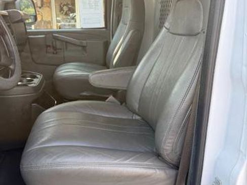 Used 2023 Chevrolet Express 2500 w/ Driver Convenience Package RWD image 8