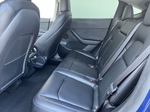 Used 2022 Tesla Model Y Performance AWD/4WD image 16