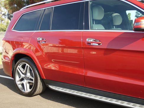 Used 2019 Mercedes-Benz GLS 550 4MATIC image 7