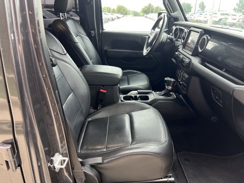 Used 2020 Jeep Wrangler Unlimited Sahara AWD/4WD image 27
