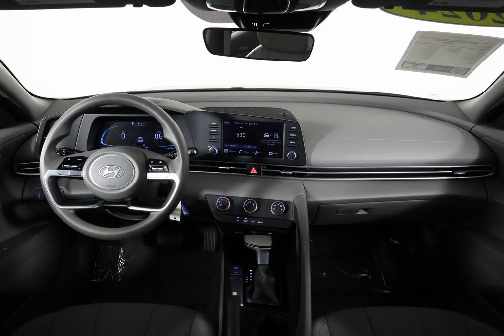 Used 2024 Hyundai Elantra SE FWD image 8