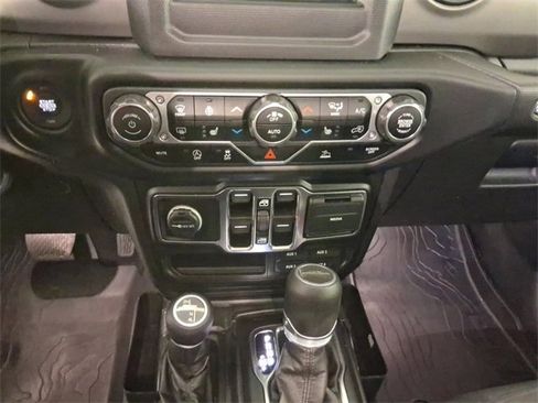 Used 2021 Jeep Gladiator Willys image 21
