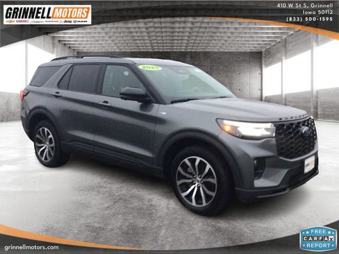 Used 2025 Ford Explorer ST-Line AWD/4WD image 3