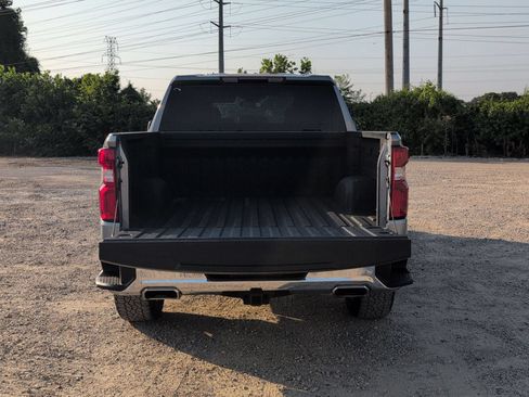 Used 2025 Chevrolet Silverado 1500 LTZ w/ Z71 Off-Road Package AWD/4WD image 4