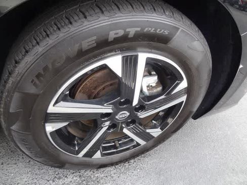 Used 2024 Nissan Sentra SV FWD image 24