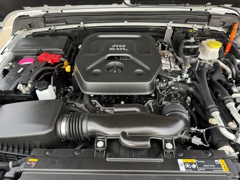 Used 2021 Jeep Wrangler Unlimited Sahara w/ Safety Group image 27