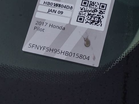 Used 2017 Honda Pilot Touring image 32