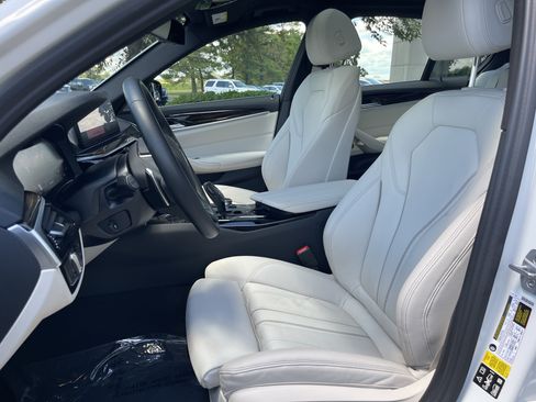 Used 2023 BMW 530i xDrive w/ Premium Package AWD/4WD image 15