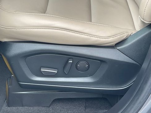 Used 2022 Ford Explorer XLT w/ Equipment Group 202A image 30