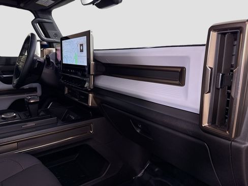 Used 2024 GMC Hummer EV 3X AWD/4WD image 32