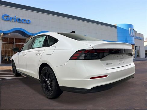 New 2025 Honda Accord SE image 3