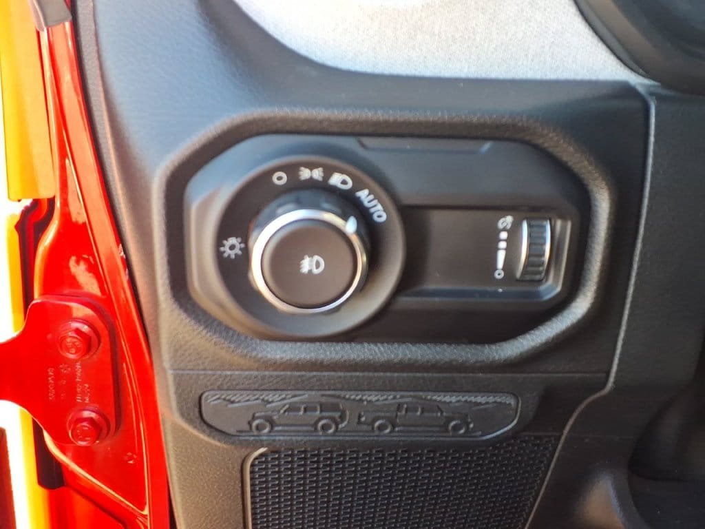 Used 2025 Jeep Wrangler Unlimited Sport AWD/4WD image 21